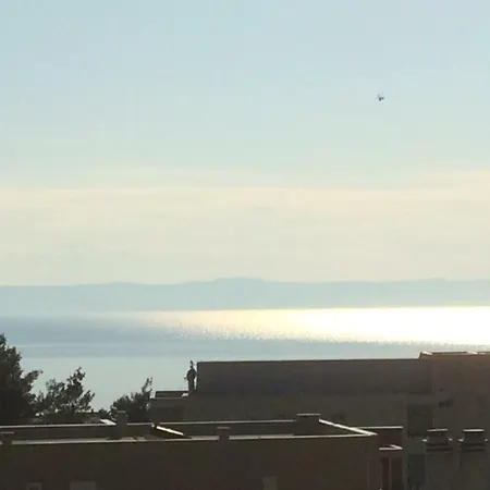 Roso * Μακάρσκα