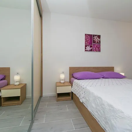 Roso Apartment
