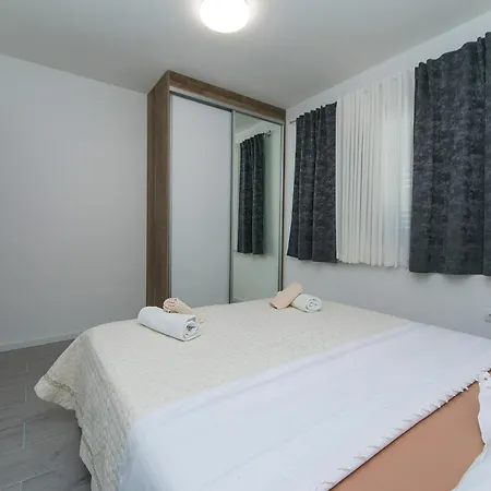 Apartment Roso *