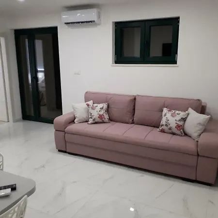Roso Apartment