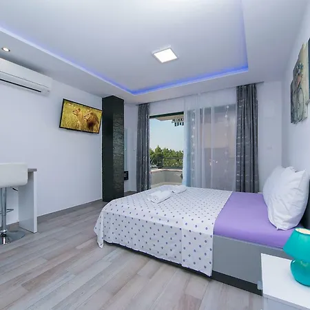 Roso Apartment *