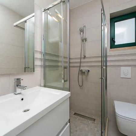 アパート Roso マカルスカ