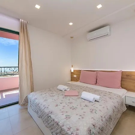 Roso Apartment