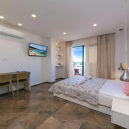 Roso Apartment