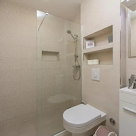 Roso Apartment *