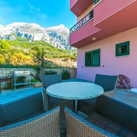 Roso Apartment
