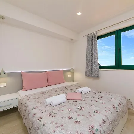 Roso Apartment